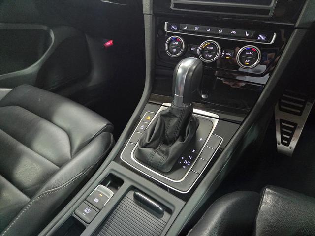 ゴルフ TSIハイラインブルーモーションテクノロジー レザーシートPKG/Discover Pro8インチナビ/自社買取車/ETC/純正17インチアルミ/シートヒーター/パワーシート/パドルシフト/キーレスエントリー/自社買取車(20枚目)