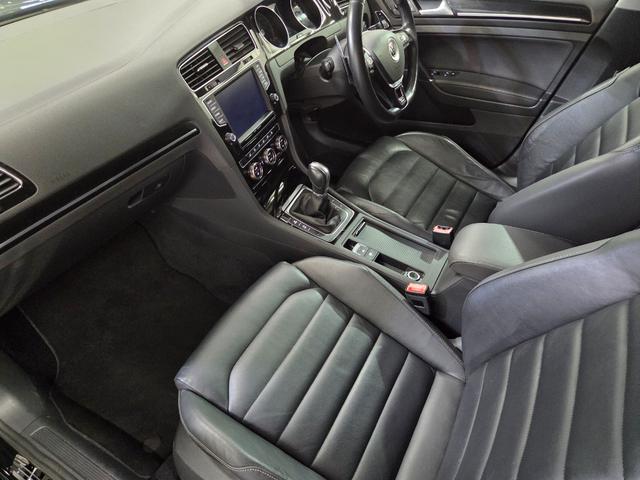 ゴルフ TSIハイラインブルーモーションテクノロジー レザーシートPKG/Discover Pro8インチナビ/自社買取車/ETC/純正17インチアルミ/シートヒーター/パワーシート/パドルシフト/キーレスエントリー/自社買取車(39枚目)