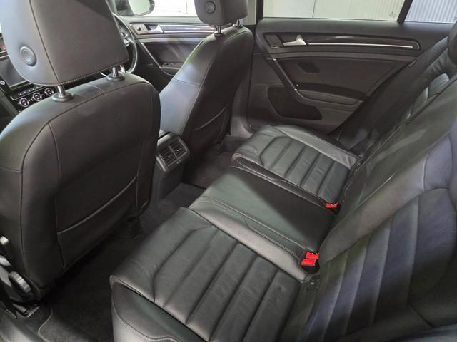 ゴルフ TSIハイラインブルーモーションテクノロジー レザーシートPKG/Discover Pro8インチナビ/自社買取車/ETC/純正17インチアルミ/シートヒーター/パワーシート/パドルシフト/キーレスエントリー/自社買取車(42枚目)