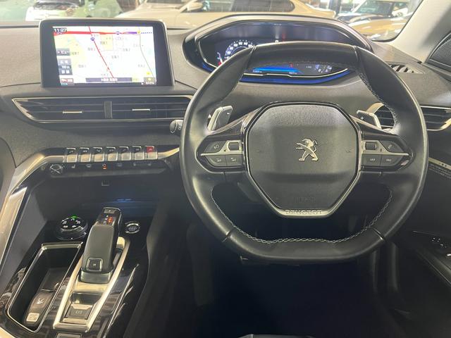 3008 クロスシティ ブルーHDi /パノラミックサンルーフ/純正ナビ地デジ/バックカメラ/ハーフレザー/アクティブクルーズコントロール/パワーバックドア/アドバンスグリップコントロール/純正18インチアルミ/ETC/自社買取車(8枚目)