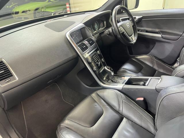 XC60 T5 Rデザイン /セーフティPKG/純正ナビ地デジ/バックカメラ/黒革シート/アダクティブクルーズコントロール/プッシュスタート/ETC/純正20インチアルミ/自社買取車(7枚目)