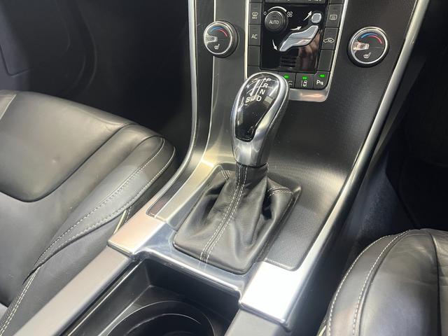 XC60 T5 Rデザイン /セーフティPKG/純正ナビ地デジ/バックカメラ/黒革シート/アダクティブクルーズコントロール/プッシュスタート/ETC/純正20インチアルミ/自社買取車(29枚目)