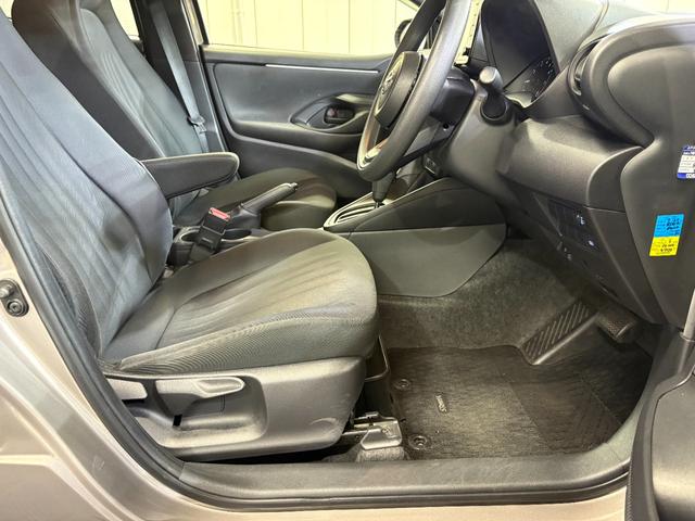 ヤリス X スマートエントリー/スマートシステム/純正8インチディスプレイオーディオ/自社買取車/セーフティセンス/バックカメラ/ETC/ドラレコ/ブルートゥース接続/USB端子(35枚目)