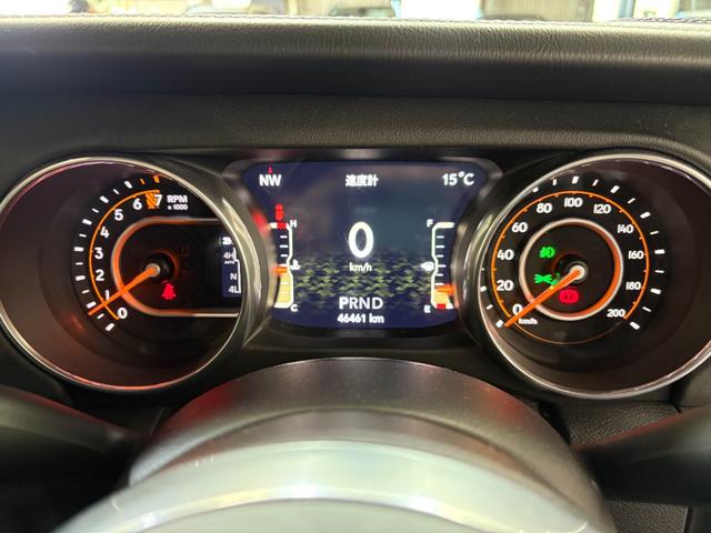 ジープ・ラングラーアンリミテッド サハラ レザーパッケージ/アダプティブクルーズコントロール/純正ナビ/自社買取車/BESTOPサンライダー/スミッティビルトルーフラック/背面ハードタイヤカバー/黒革シート/バックカメラ/ブルートゥース接続(37枚目)