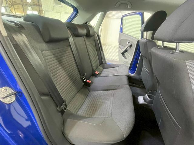 ポロ TSIコンフォートラインブルーモーションテクノロジー TSIコンフォートブルーモーション ワンオーナー車 ユーザー買取り車 ドライブレコーダー シガーソケット 純正オーディオ AUX アイドリングストップ キーレスエントリー(19枚目)