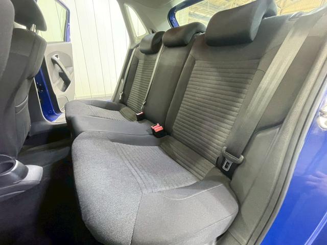 ポロ TSIコンフォートラインブルーモーションテクノロジー TSIコンフォートブルーモーション ワンオーナー車 ユーザー買取り車 ドライブレコーダー シガーソケット 純正オーディオ AUX アイドリングストップ キーレスエントリー(20枚目)