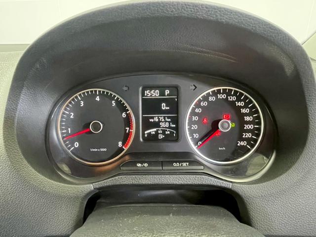 ポロ TSIコンフォートラインブルーモーションテクノロジー TSIコンフォートブルーモーション ワンオーナー車 ユーザー買取り車 ドライブレコーダー シガーソケット 純正オーディオ AUX アイドリングストップ キーレスエントリー(21枚目)