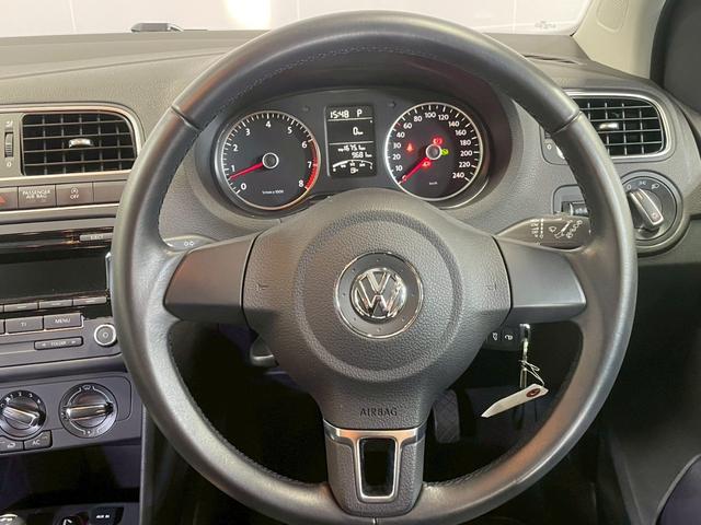 ポロ TSIコンフォートラインブルーモーションテクノロジー TSIコンフォートブルーモーション ワンオーナー車 ユーザー買取り車 ドライブレコーダー シガーソケット 純正オーディオ AUX アイドリングストップ キーレスエントリー(22枚目)