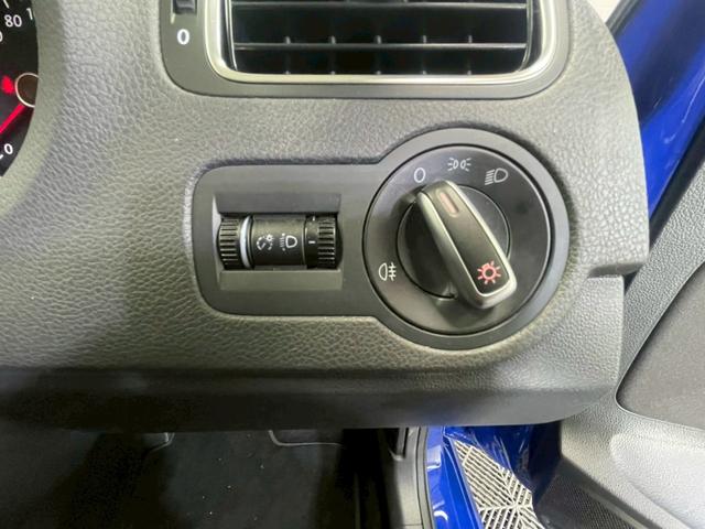 ポロ TSIコンフォートラインブルーモーションテクノロジー TSIコンフォートブルーモーション ワンオーナー車 ユーザー買取り車 ドライブレコーダー シガーソケット 純正オーディオ AUX アイドリングストップ キーレスエントリー(25枚目)