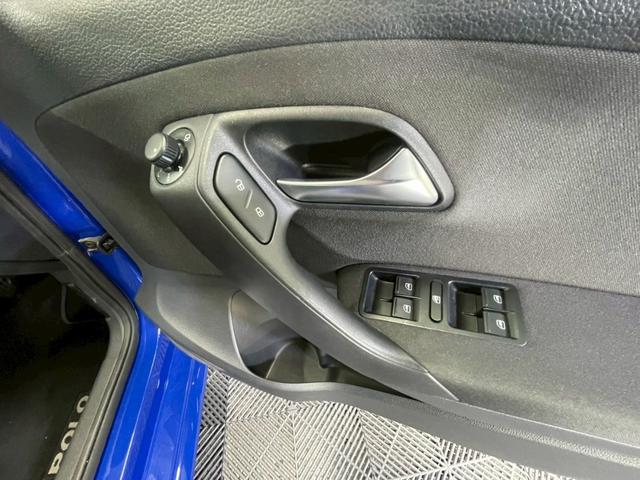 ポロ TSIコンフォートラインブルーモーションテクノロジー TSIコンフォートブルーモーション ワンオーナー車 ユーザー買取り車 ドライブレコーダー シガーソケット 純正オーディオ AUX アイドリングストップ キーレスエントリー(49枚目)