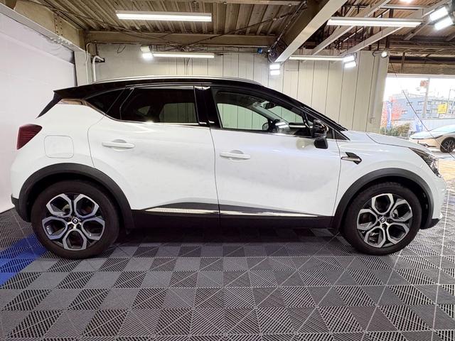 キャプチャー Ｅ－テックハイブリッド　レザーパック　／ワンオーナー／黒革シート／運転席パワーシート／アダプティブクルーズ／３６０度カメラ／自社買取車／ディスプレイオーディオ／アップルカープレイ／ブラインドスポットモニター／ＵＳＢ端子／シートヒーター（8枚目）