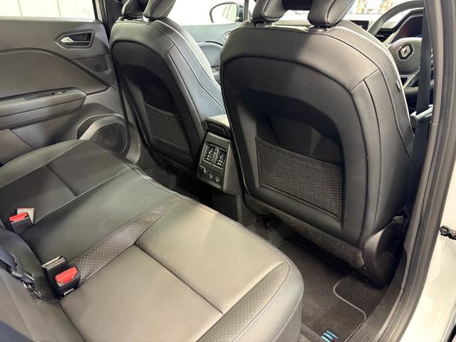 キャプチャー Ｅ－テックハイブリッド　レザーパック　／ワンオーナー／黒革シート／運転席パワーシート／アダプティブクルーズ／３６０度カメラ／自社買取車／ディスプレイオーディオ／アップルカープレイ／ブラインドスポットモニター／ＵＳＢ端子／シートヒーター（19枚目）