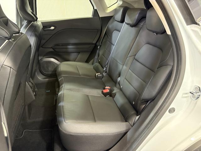 キャプチャー Ｅ－テックハイブリッド　レザーパック　／ワンオーナー／黒革シート／運転席パワーシート／アダプティブクルーズ／３６０度カメラ／自社買取車／ディスプレイオーディオ／アップルカープレイ／ブラインドスポットモニター／ＵＳＢ端子／シートヒーター（22枚目）