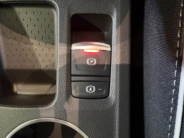 キャプチャー Ｅ－テックハイブリッド　レザーパック　／ワンオーナー／黒革シート／運転席パワーシート／アダプティブクルーズ／３６０度カメラ／自社買取車／ディスプレイオーディオ／アップルカープレイ／ブラインドスポットモニター／ＵＳＢ端子／シートヒーター（38枚目）