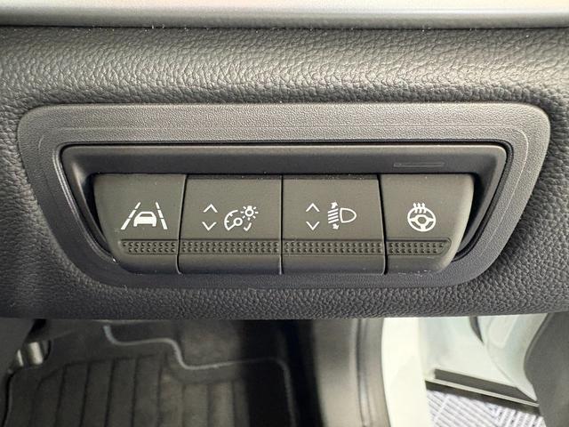 キャプチャー Ｅ－テックハイブリッド　レザーパック　／ワンオーナー／黒革シート／運転席パワーシート／アダプティブクルーズ／３６０度カメラ／自社買取車／ディスプレイオーディオ／アップルカープレイ／ブラインドスポットモニター／ＵＳＢ端子／シートヒーター（41枚目）