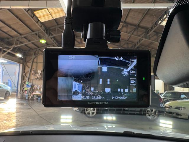 キャプチャー Ｅ－テックハイブリッド　レザーパック　／ワンオーナー／黒革シート／運転席パワーシート／アダプティブクルーズ／３６０度カメラ／自社買取車／ディスプレイオーディオ／アップルカープレイ／ブラインドスポットモニター／ＵＳＢ端子／シートヒーター（46枚目）