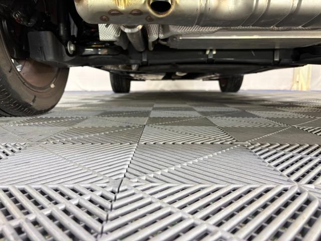 キャプチャー Ｅ－テックハイブリッド　レザーパック　／ワンオーナー／黒革シート／運転席パワーシート／アダプティブクルーズ／３６０度カメラ／自社買取車／ディスプレイオーディオ／アップルカープレイ／ブラインドスポットモニター／ＵＳＢ端子／シートヒーター（64枚目）