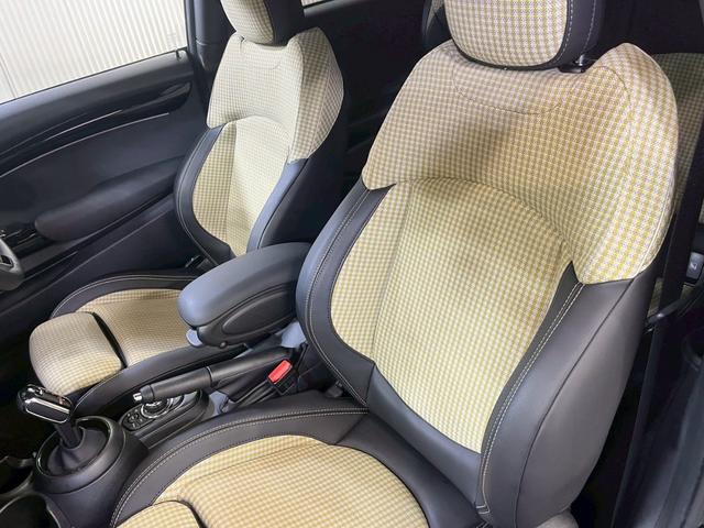 ＭＩＮＩ クーパーＳ　レゾリュート・エディション　／ワンオーナー／ディスプレイオーディオ／アップルカープレイ／ハーフレザー／フロントシートヒーター／ヘッドアップディスプレイ／ミラー型ＥＴＣ／純正１８インチアルミ／専用ボディ色レベルグリーン／自社買取車（24枚目）