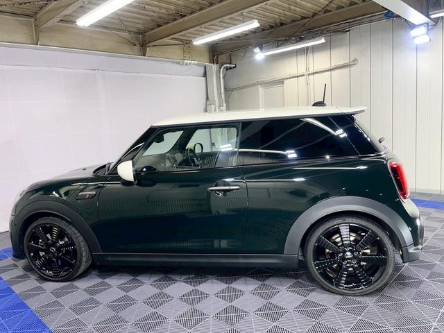 ＭＩＮＩ クーパーＳ　レゾリュート・エディション　／ワンオーナー／ディスプレイオーディオ／アップルカープレイ／ハーフレザー／フロントシートヒーター／ヘッドアップディスプレイ／ミラー型ＥＴＣ／純正１８インチアルミ／専用ボディ色レベルグリーン／自社買取車（40枚目）