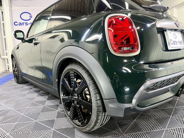 ＭＩＮＩ クーパーＳ　レゾリュート・エディション　／ワンオーナー／ディスプレイオーディオ／アップルカープレイ／ハーフレザー／フロントシートヒーター／ヘッドアップディスプレイ／ミラー型ＥＴＣ／純正１８インチアルミ／専用ボディ色レベルグリーン／自社買取車（42枚目）