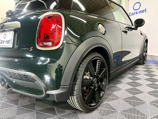 ＭＩＮＩ クーパーＳ　レゾリュート・エディション　／ワンオーナー／ディスプレイオーディオ／アップルカープレイ／ハーフレザー／フロントシートヒーター／ヘッドアップディスプレイ／ミラー型ＥＴＣ／純正１８インチアルミ／専用ボディ色レベルグリーン／自社買取車（44枚目）
