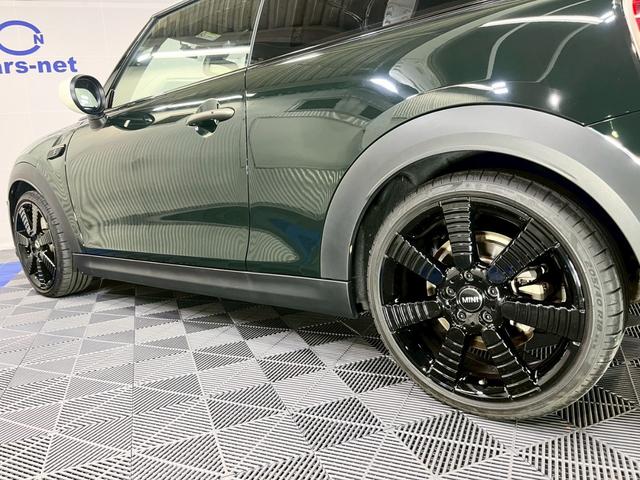 ＭＩＮＩ クーパーＳ　レゾリュート・エディション　／ワンオーナー／ディスプレイオーディオ／アップルカープレイ／ハーフレザー／フロントシートヒーター／ヘッドアップディスプレイ／ミラー型ＥＴＣ／純正１８インチアルミ／専用ボディ色レベルグリーン／自社買取車（57枚目）