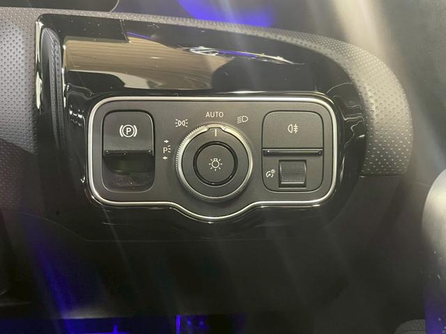 ＣＬＡクラス ＣＬＡ２００ｄ　ＡＭＧラインパッケージ　パノラマルーフ　ヘッドアップディスプレイ　アダプティブクルーズコントロール　レーンキープ　合皮レザーシート　純正ナビ地デジ　シートヒーター　ＥＴＣ　ブラインドスポットモニター　ドラレコ　自社買取車（46枚目）