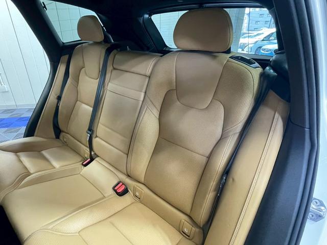 ＸＣ６０ Ｄ４　ＡＷＤ　インスクリプション　ワンオーナー車　ユーザー買取車４ＷＤディーゼルターボ　茶革シート　３６０度バックカメラ　ヘッドアップディスプレイ　クルーズコントロール　純正１９インチアルミホイール　スペアキー前後ドライブレコーダー（11枚目）