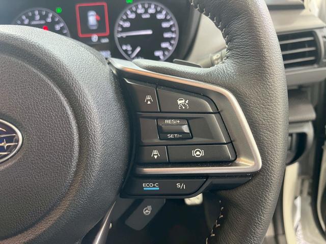 ���[�_�[�N���[�Y�R���g���[���őO�ԂƂ̊Ԋu��ۂ��Ȃ���̑��s���\�ł��B