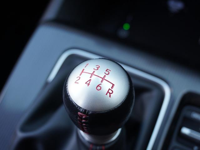 シビック RS Google搭載9インチHondaCONNECTディスプレー/6速MT/前後ドラレコ/ETC/バックカメラ/BOSEプレミアムサウンドシステム/レブマッチシステム/パワーシート/Bluetooth(5枚目)