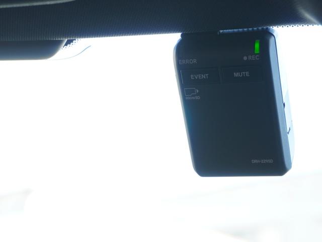 【ドライブレコーダー】安心・安全なカーライフに必須のドライブレコーダーを装備。あおり運転や事故に遭遇した際の状況も映像で記録し、万一のリスクに備えます。