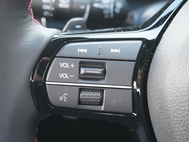 【ステアリングスイッチ】運転中、前方から目線をそらすことなく、オーディオ等の操作が可能な便利機能！