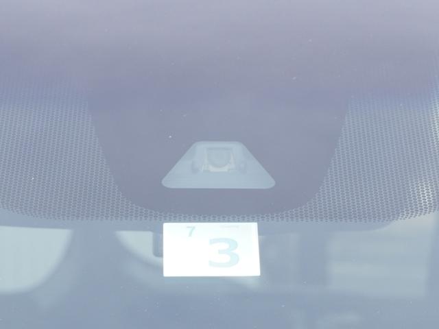 ステップワゴンスパーダ スパーダホンダセンシング　９インチプレミアムインターナビ／前後ドラレコ／ＥＴＣ／バックカメラ／両側電動スライドドア／アダプティブクルーズコントロール／Ｂｌｕｅｔｏｏｔｈ／パドルシフト／ロールサンシェード／後席用テーブル／ＴＶ（15枚目）