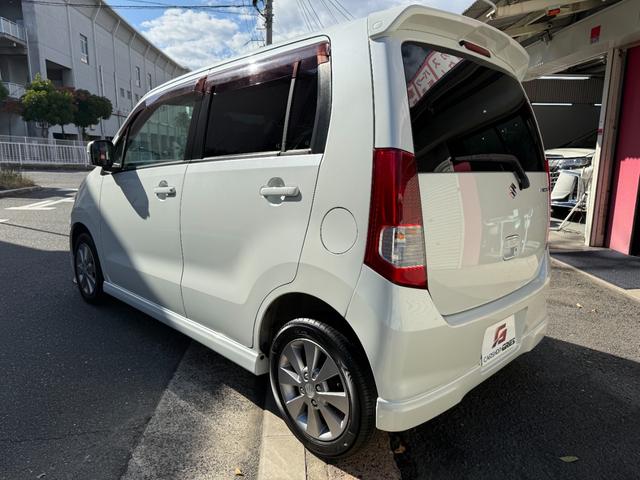 ワゴンＲ リミテッド　カーナビ（地デジＴＶ）・ＨＩＤヘッドランプ（オートライト）・キーレス・プッシュスタート・オートエアコン・ＡＢＳ・エアバック（5枚目）