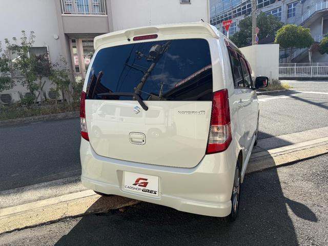 ワゴンＲ リミテッド　カーナビ（地デジＴＶ）・ＨＩＤヘッドランプ（オートライト）・キーレス・プッシュスタート・オートエアコン・ＡＢＳ・エアバック（8枚目）