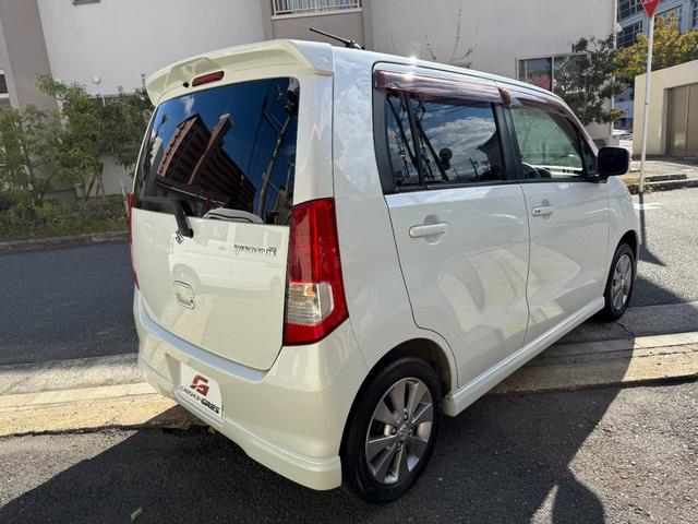 ワゴンＲ リミテッド　カーナビ（地デジＴＶ）・ＨＩＤヘッドランプ（オートライト）・キーレス・プッシュスタート・オートエアコン・ＡＢＳ・エアバック（9枚目）