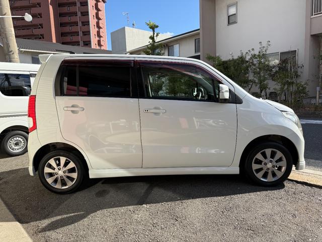 ワゴンＲ リミテッド　カーナビ（地デジＴＶ）・ＨＩＤヘッドランプ（オートライト）・キーレス・プッシュスタート・オートエアコン・ＡＢＳ・エアバック（10枚目）