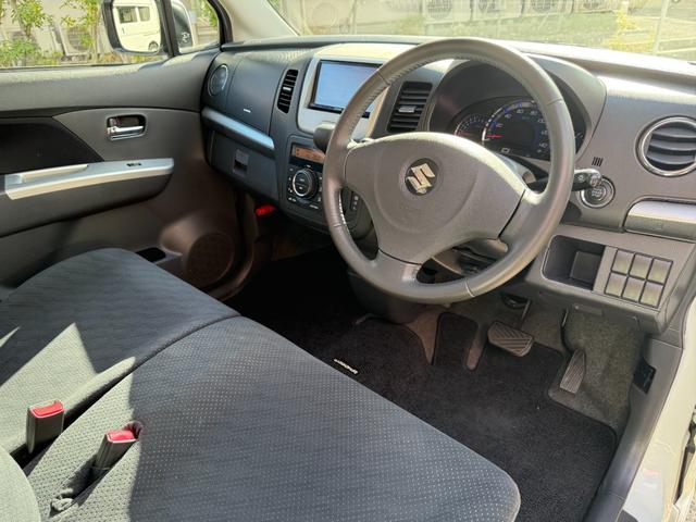 ワゴンＲ リミテッド　カーナビ（地デジＴＶ）・ＨＩＤヘッドランプ（オートライト）・キーレス・プッシュスタート・オートエアコン・ＡＢＳ・エアバック（23枚目）