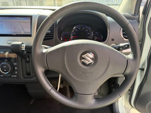 ワゴンＲ リミテッド　カーナビ（地デジＴＶ）・ＨＩＤヘッドランプ（オートライト）・キーレス・プッシュスタート・オートエアコン・ＡＢＳ・エアバック（25枚目）