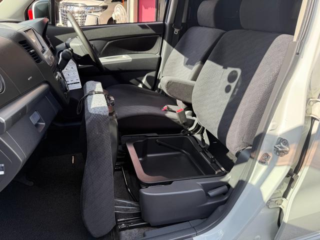 ワゴンＲ リミテッド　カーナビ（地デジＴＶ）・ＨＩＤヘッドランプ（オートライト）・キーレス・プッシュスタート・オートエアコン・ＡＢＳ・エアバック（50枚目）