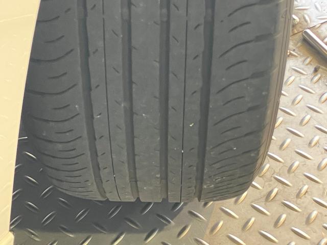 シーマ ハイブリッド　ＶＩＰ　Ｇ　ＢＯＳＥサウンド・純正ナビ・Ｂｌｕｅｔｏｏｔｈオーディオ・フルセグ・アラウンドビューモニター・サンルーフ・本革シート・エアーシート・シートヒーター・リアモニター・リアサンシェード・コーナーセンサー・（19枚目）