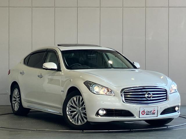 シーマ ハイブリッド　ＶＩＰ　Ｇ　ＢＯＳＥサウンド・純正ナビ・Ｂｌｕｅｔｏｏｔｈオーディオ・フルセグ・アラウンドビューモニター・サンルーフ・本革シート・エアーシート・シートヒーター・リアモニター・リアサンシェード・コーナーセンサー・（27枚目）