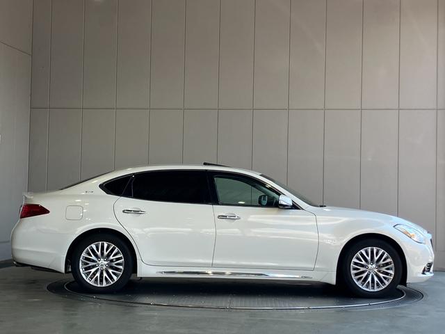 シーマ ハイブリッド　ＶＩＰ　Ｇ　ＢＯＳＥサウンド・純正ナビ・Ｂｌｕｅｔｏｏｔｈオーディオ・フルセグ・アラウンドビューモニター・サンルーフ・本革シート・エアーシート・シートヒーター・リアモニター・リアサンシェード・コーナーセンサー・（33枚目）