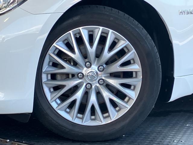 シーマ ハイブリッド　ＶＩＰ　Ｇ　ＢＯＳＥサウンド・純正ナビ・Ｂｌｕｅｔｏｏｔｈオーディオ・フルセグ・アラウンドビューモニター・サンルーフ・本革シート・エアーシート・シートヒーター・リアモニター・リアサンシェード・コーナーセンサー・（42枚目）