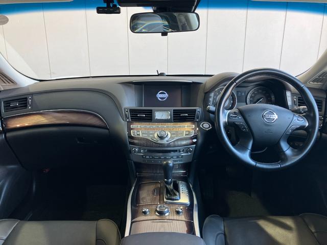 シーマ ハイブリッド　ＶＩＰ　Ｇ　ＢＯＳＥサウンド・純正ナビ・Ｂｌｕｅｔｏｏｔｈオーディオ・フルセグ・アラウンドビューモニター・サンルーフ・本革シート・エアーシート・シートヒーター・リアモニター・リアサンシェード・コーナーセンサー・（52枚目）