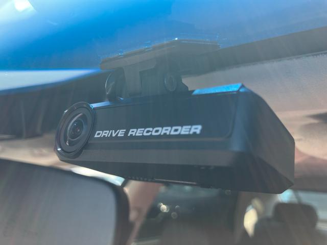 シーマ ハイブリッド　ＶＩＰ　Ｇ　ＢＯＳＥサウンド・純正ナビ・Ｂｌｕｅｔｏｏｔｈオーディオ・フルセグ・アラウンドビューモニター・サンルーフ・本革シート・エアーシート・シートヒーター・リアモニター・リアサンシェード・コーナーセンサー・（70枚目）