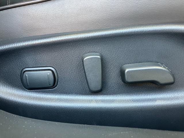 シーマ ハイブリッド　ＶＩＰ　Ｇ　ＢＯＳＥサウンド・純正ナビ・Ｂｌｕｅｔｏｏｔｈオーディオ・フルセグ・アラウンドビューモニター・サンルーフ・本革シート・エアーシート・シートヒーター・リアモニター・リアサンシェード・コーナーセンサー・（72枚目）