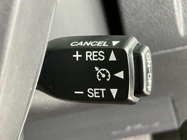 2.4Z ゴールデンアイズII ・フリップダウンモニター・アルパイン大画面10インチナビ・両側パワースライドドア・パワーバックドア・クルーズコントロール・コーナーセンサー・ディスチャージライト・スマートキー・ハーフレザーシート(9枚目)