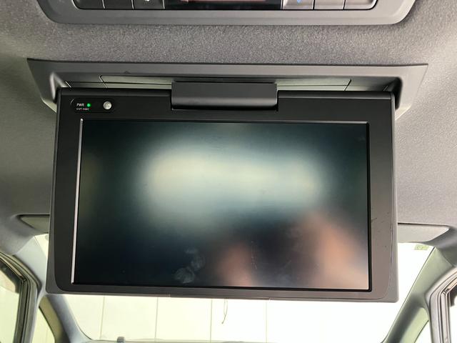 ヴォクシー ＺＳ　煌ＩＩＩ　両側パワースライドドア・クルーズコントロール・純正１０インチＳＤナビ・Ｂｌｕｅｔｏｏｔｈオーディオ・フルセグ・Ｂカメラ・フリップダウンモニター・プリクラッシュセーフティー・レーンキープ・２．０ＥＴＣ・（12枚目）