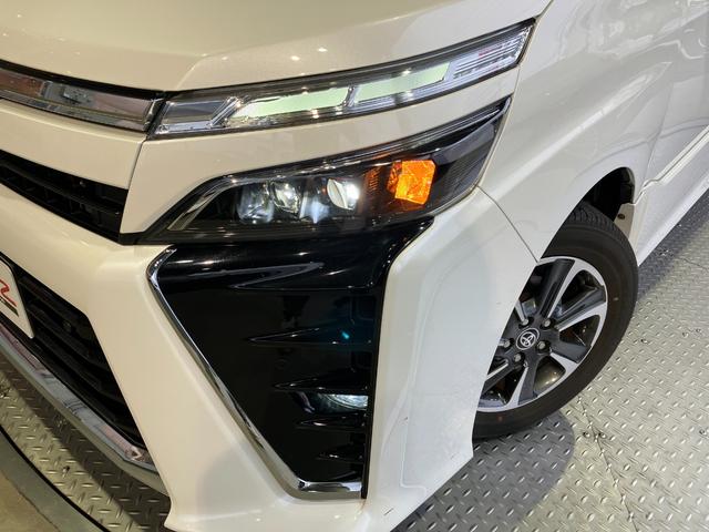ヴォクシー ＺＳ　煌ＩＩＩ　純正１０インチＳＤナビ・フルセグ・Ｂｌｕｅｔｏｏｔｈオーディオ・Ｂカメラ・フリップダウンモニター・コーナーセンサー・クルーズコントロール・両側パワースライドドア・プリクラッシュセーフティー・ＥＴＣ・（4枚目）